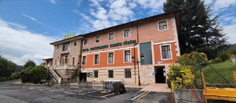 Vista exterior de Casa o chalet en venta en Güeñes con Jardín privado