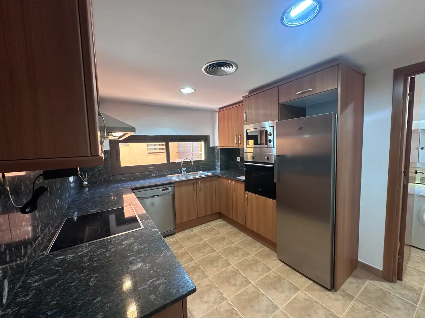 Cocina de Casa o chalet en venta en Tarragona con Aire acondicionado, Calefacción y Jardín privado