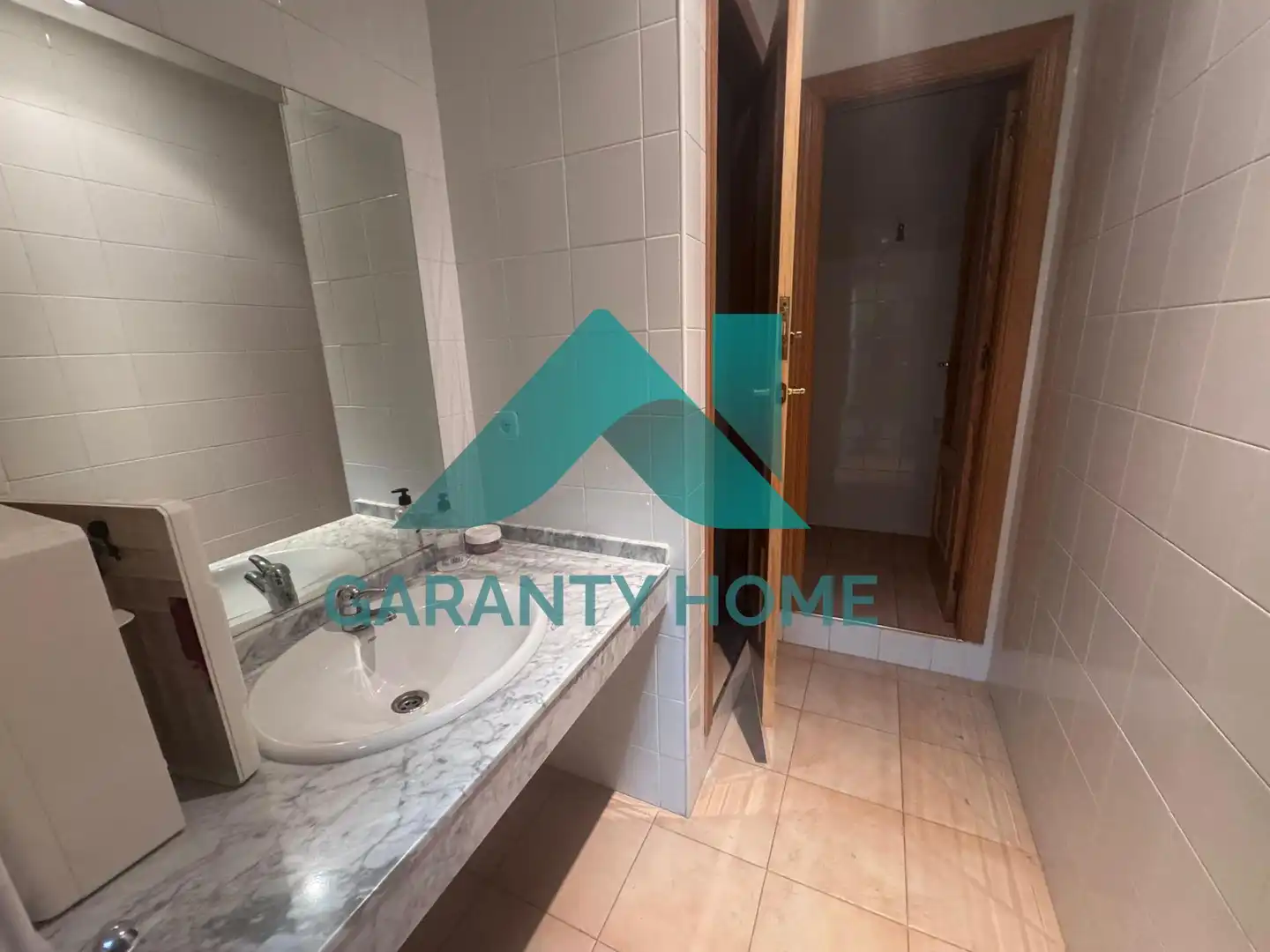 Bathroom of Office for rent in Cáceres  with Air Conditioner and Heating