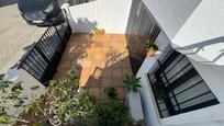 Vista exterior de Casa adosada en venda en Sanlúcar de Barrameda amb Aire condicionat, Parquet i Terrassa