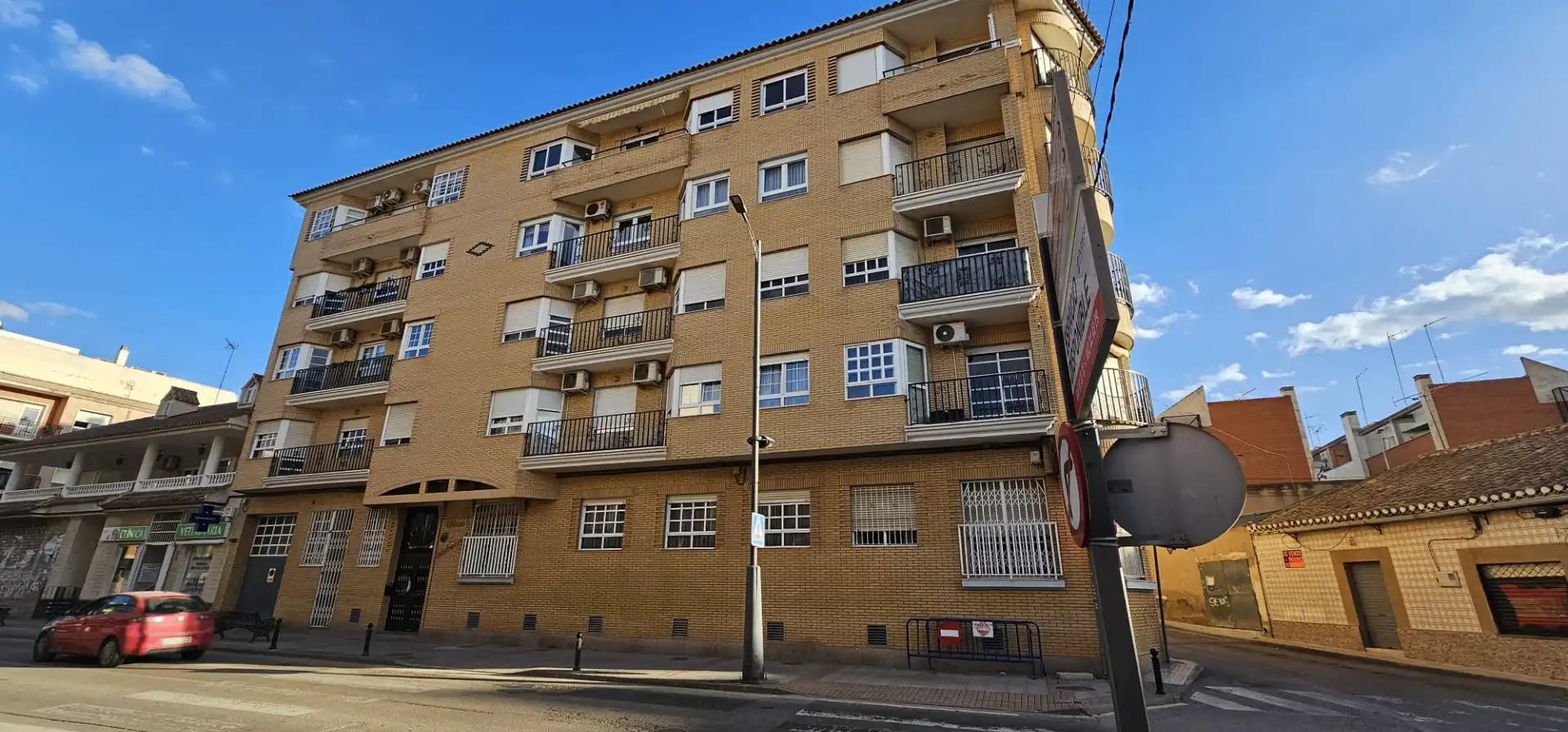Vista exterior de Casa adosada en venta en La Unión