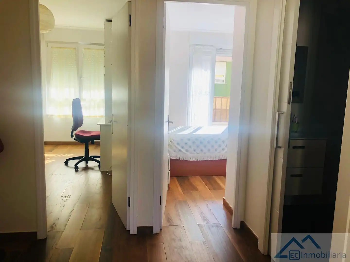 Schlafzimmer von Wohnung zur Miete in Santander mit Möbliert