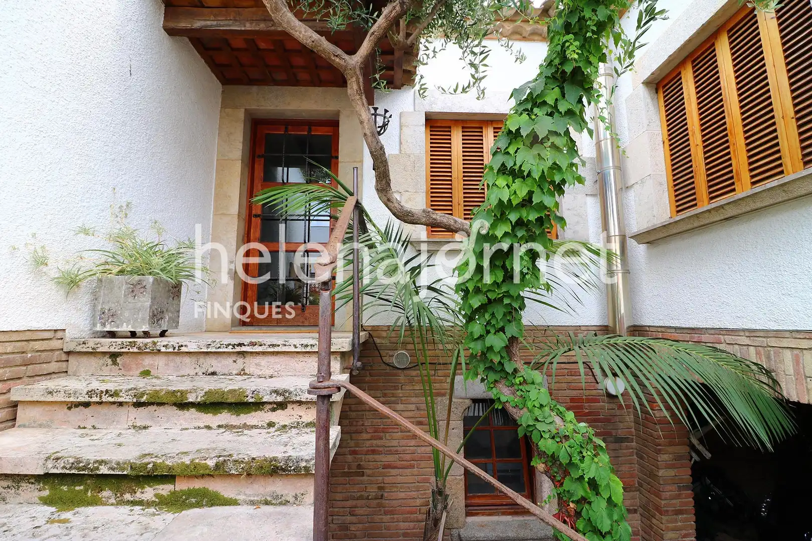 Vista exterior de Casa adosada en venta en Sant Feliu de Guíxols con Amueblado