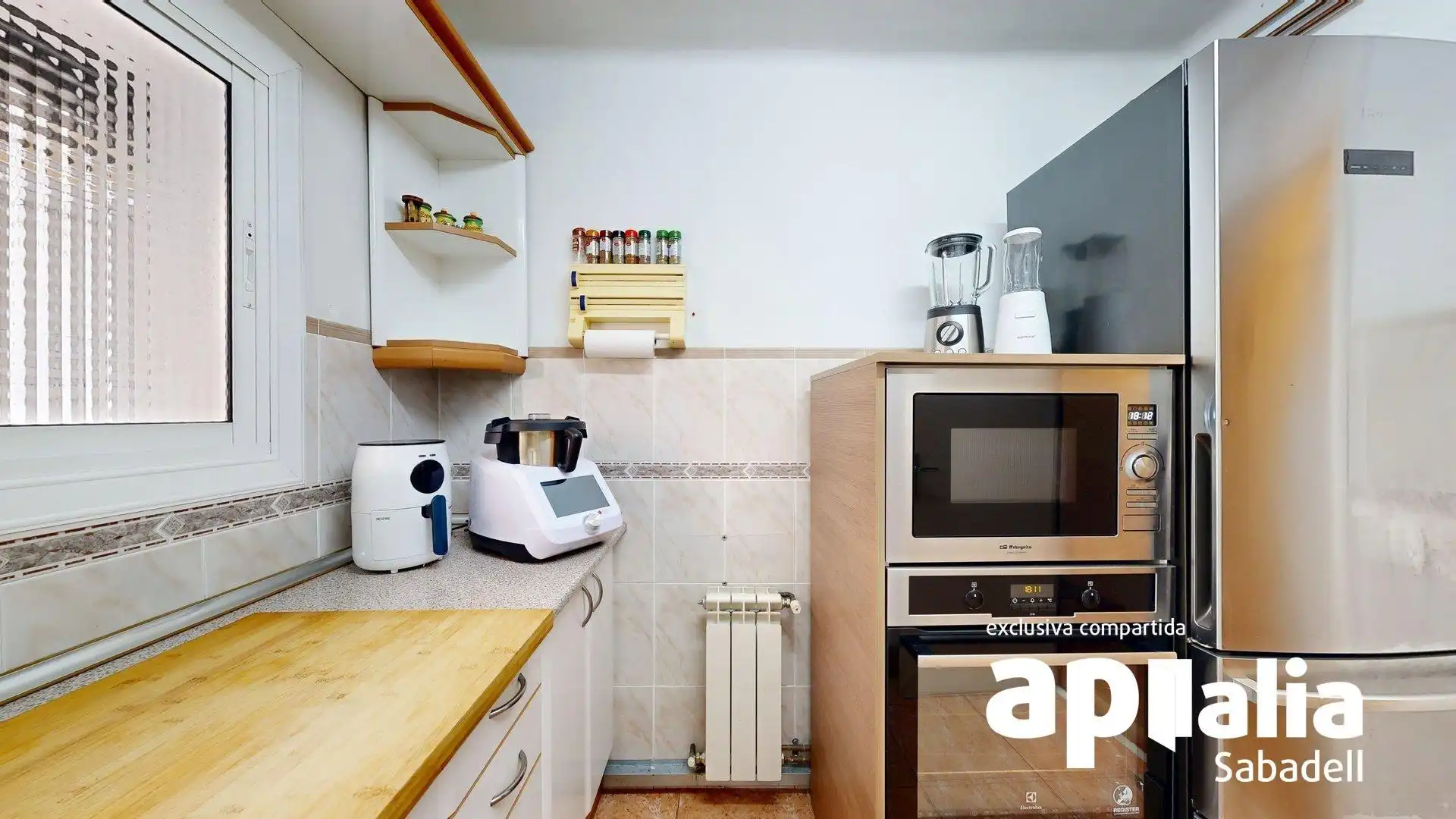 Cuina de Pis en venda en Cerdanyola del Vallès amb Aire condicionat, Calefacció i Parquet