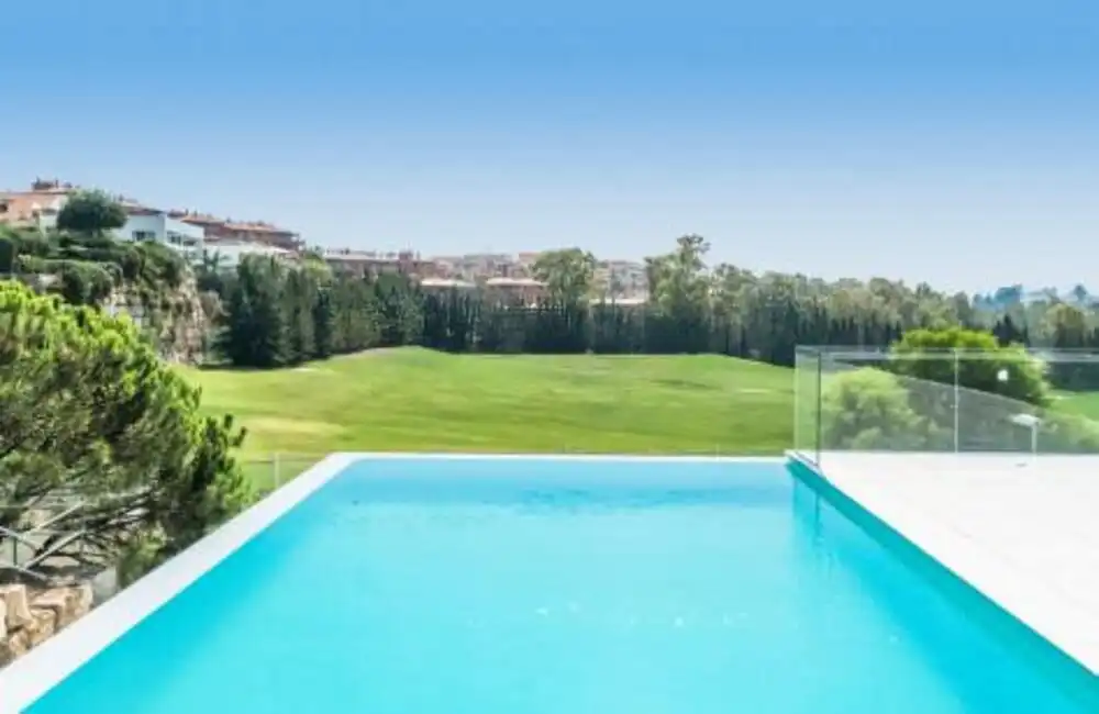 Piscina de Casa o xalet de lloguer en Benahavís amb Aire condicionat, Jardí privat i Terrassa