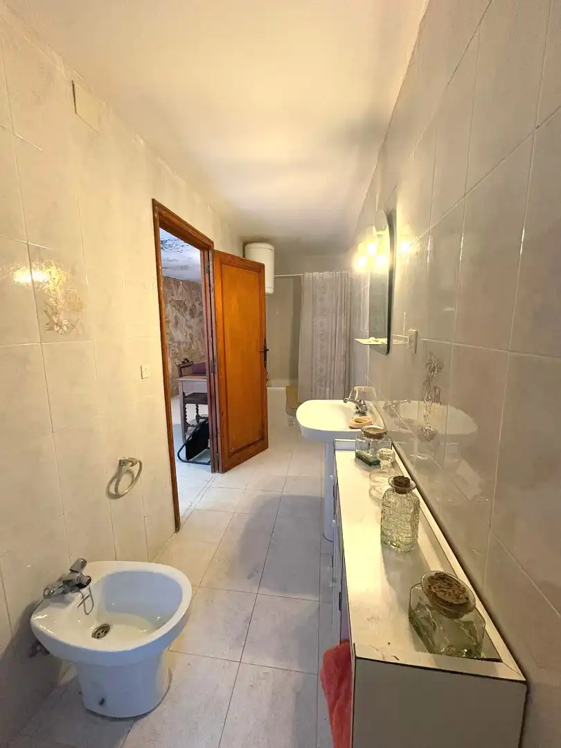 Bany de Casa o xalet en venda en Casarrubios del Monte amb Calefacció, Jardí privat i Traster