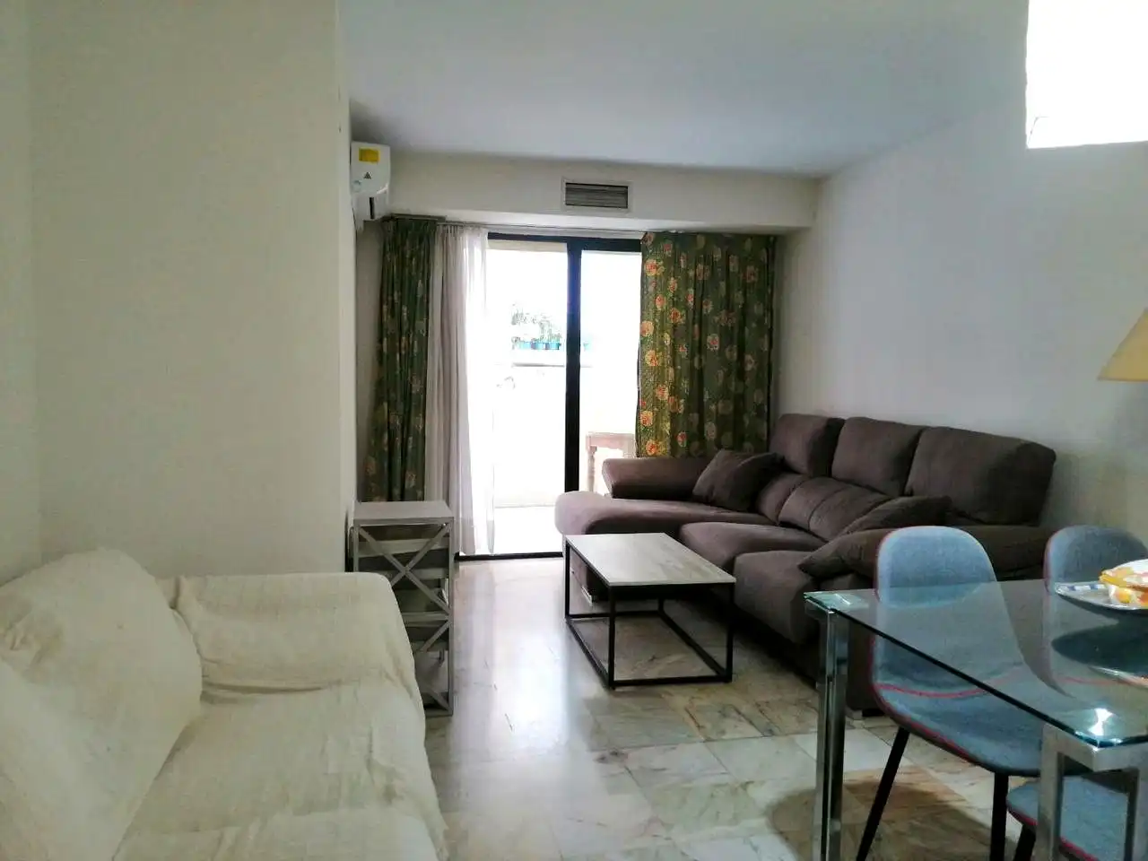 Wohnzimmer von Wohnung zur Miete in Cáceres mit Klimaanlage, Terrasse und Möbliert