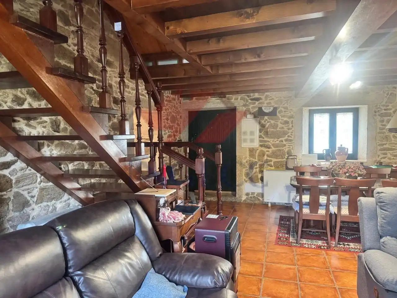 Casa rústica amb terrassa en venda a Leduzo, imagen 8