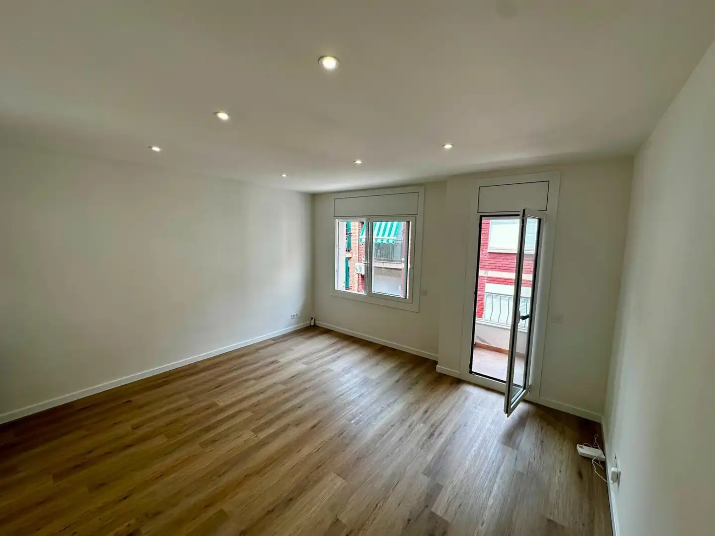 Flat with terrace for sale in Avenida del Parc, imagen 4
