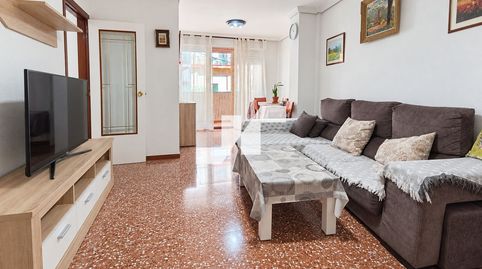Piso de 4 habitaciones con balcón en Onda