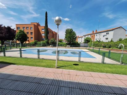 Piscina de Pis en venda en  Madrid Capital amb Aire condicionat i Calefacció