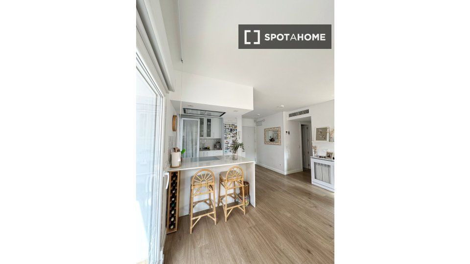 Exterior view of Flat to rent in  Madrid Capital  with Air Conditioner, Heating and Furnished