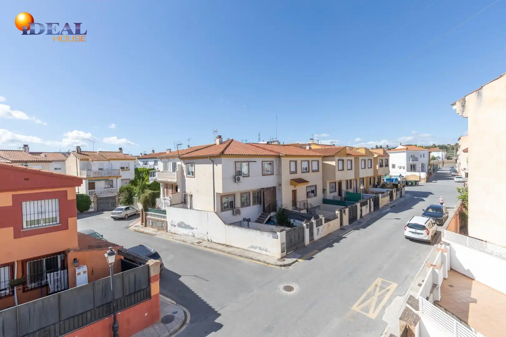 Vista exterior de Casa o xalet en venda en Las Gabias amb Aire condicionat, Calefacció i Jardí privat