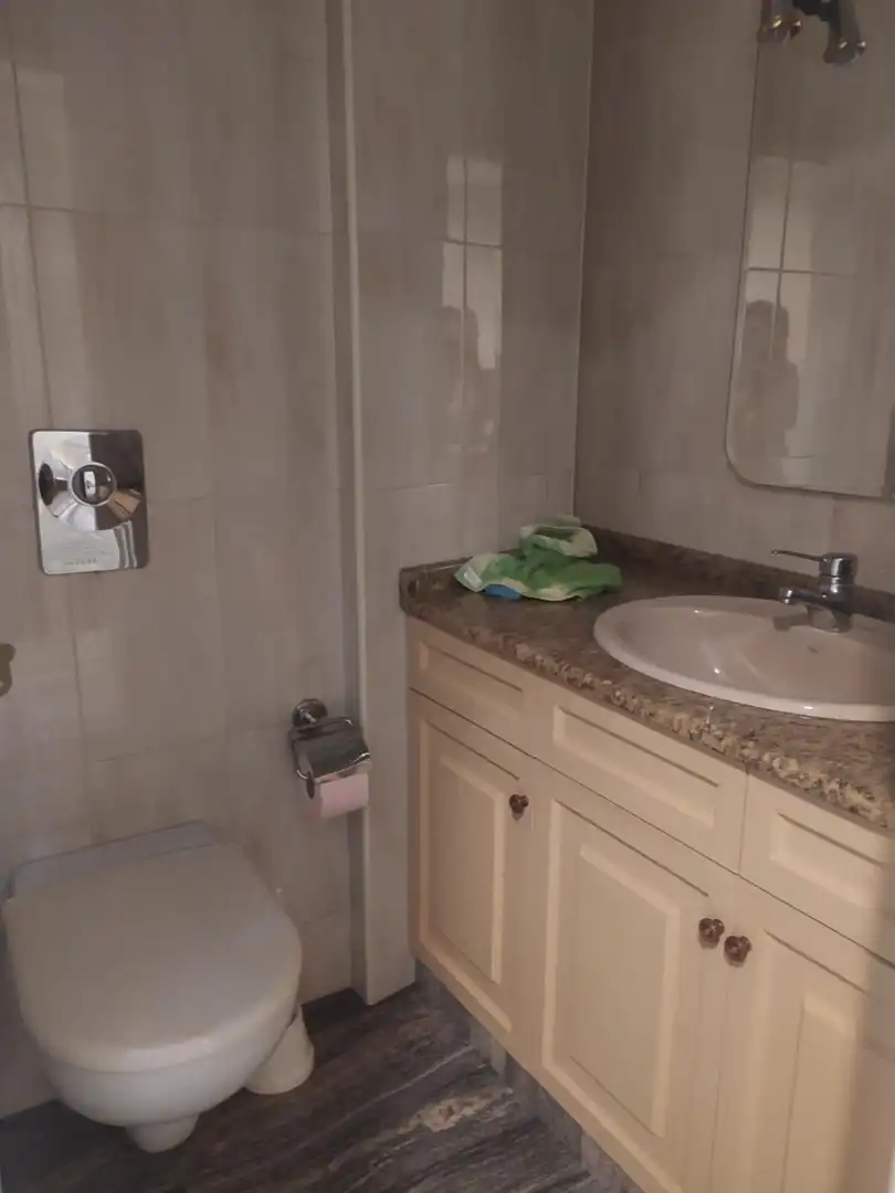 Badezimmer von Wohnung zum Verkauf in A Coruña Capital  mit Klimaanlage, Heizung und Abstellraum