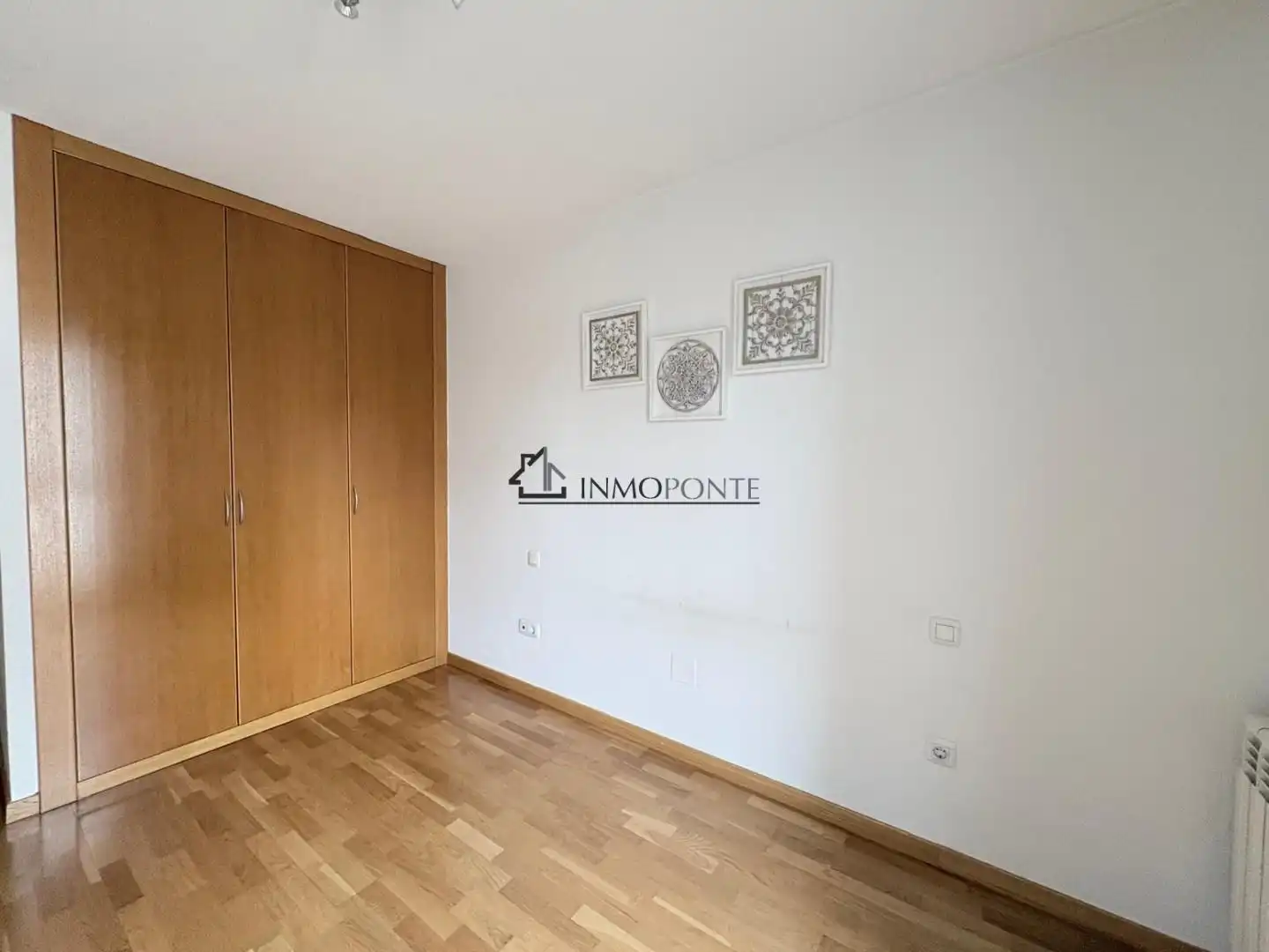 Habitación de Piso de alquiler en Pontevedra Capital  con Calefacción, Terraza y Trastero