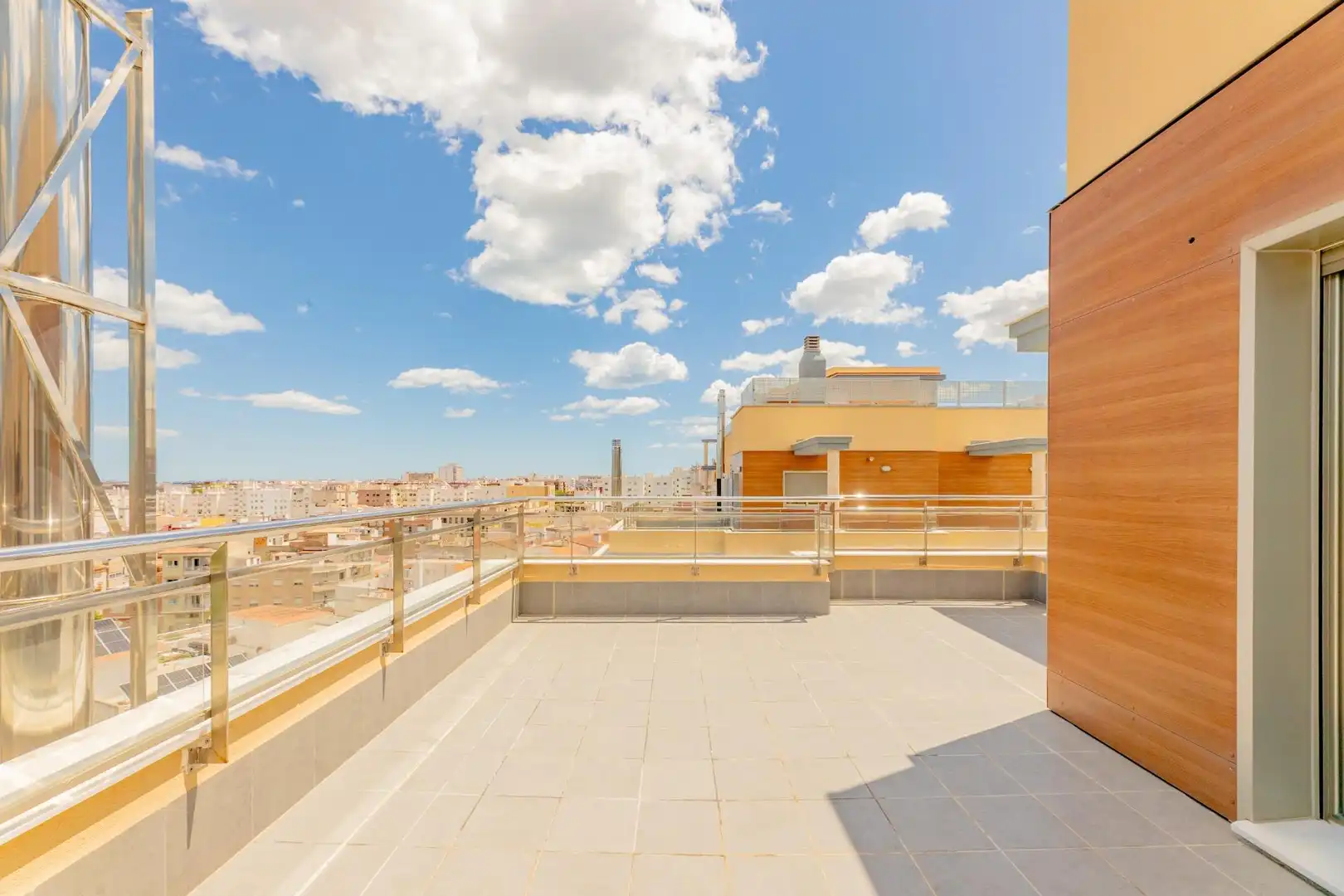 Terraza de Ático de alquiler en Gandia con Aire acondicionado, Calefacción y Parquet
