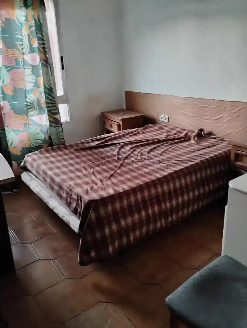 Schlafzimmer von Wohnung zur Miete in  Valencia Capital mit Klimaanlage und Balkon
