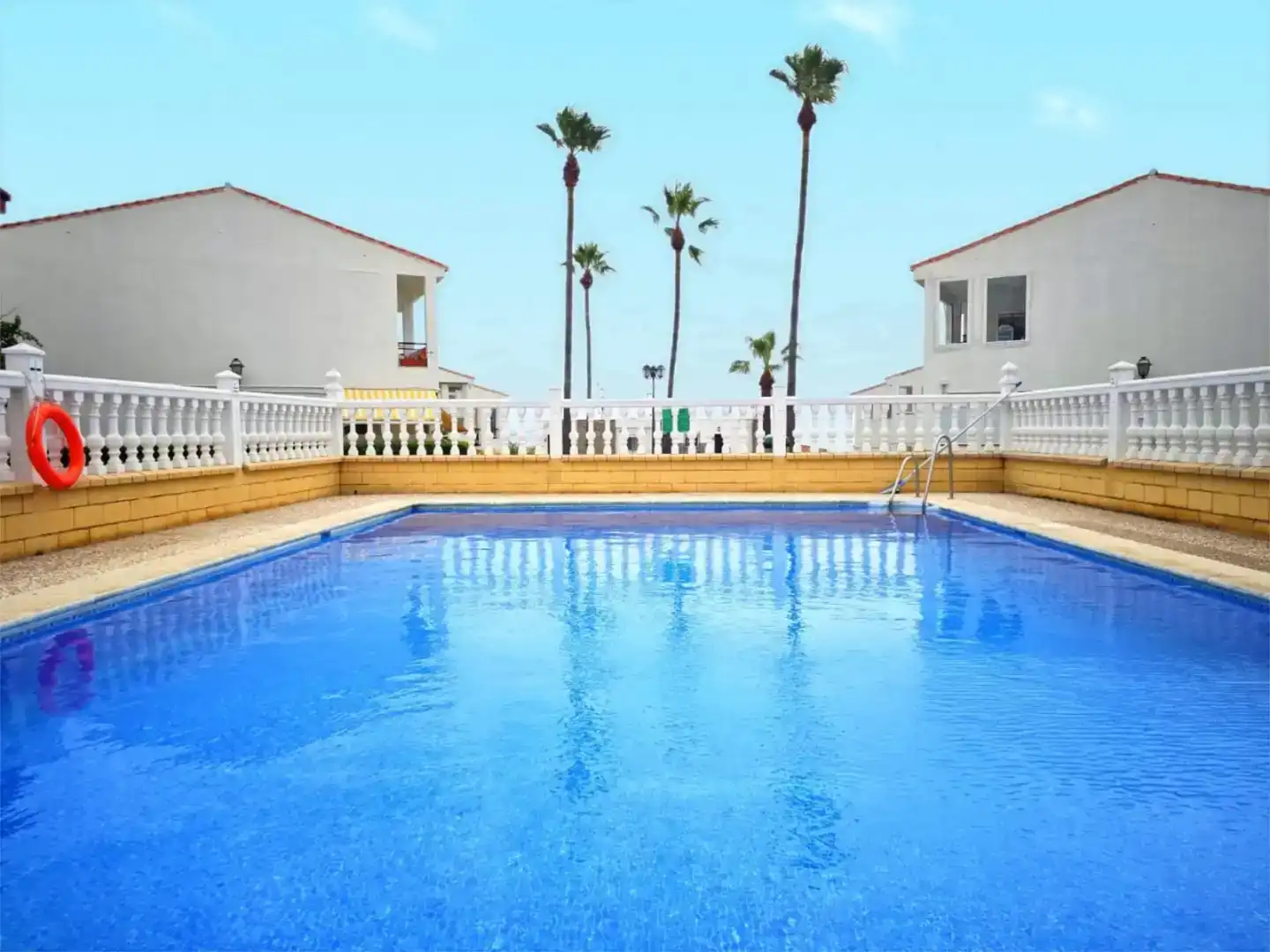 Piscina de Planta baja en venta en Manilva con Piscina y Balcón