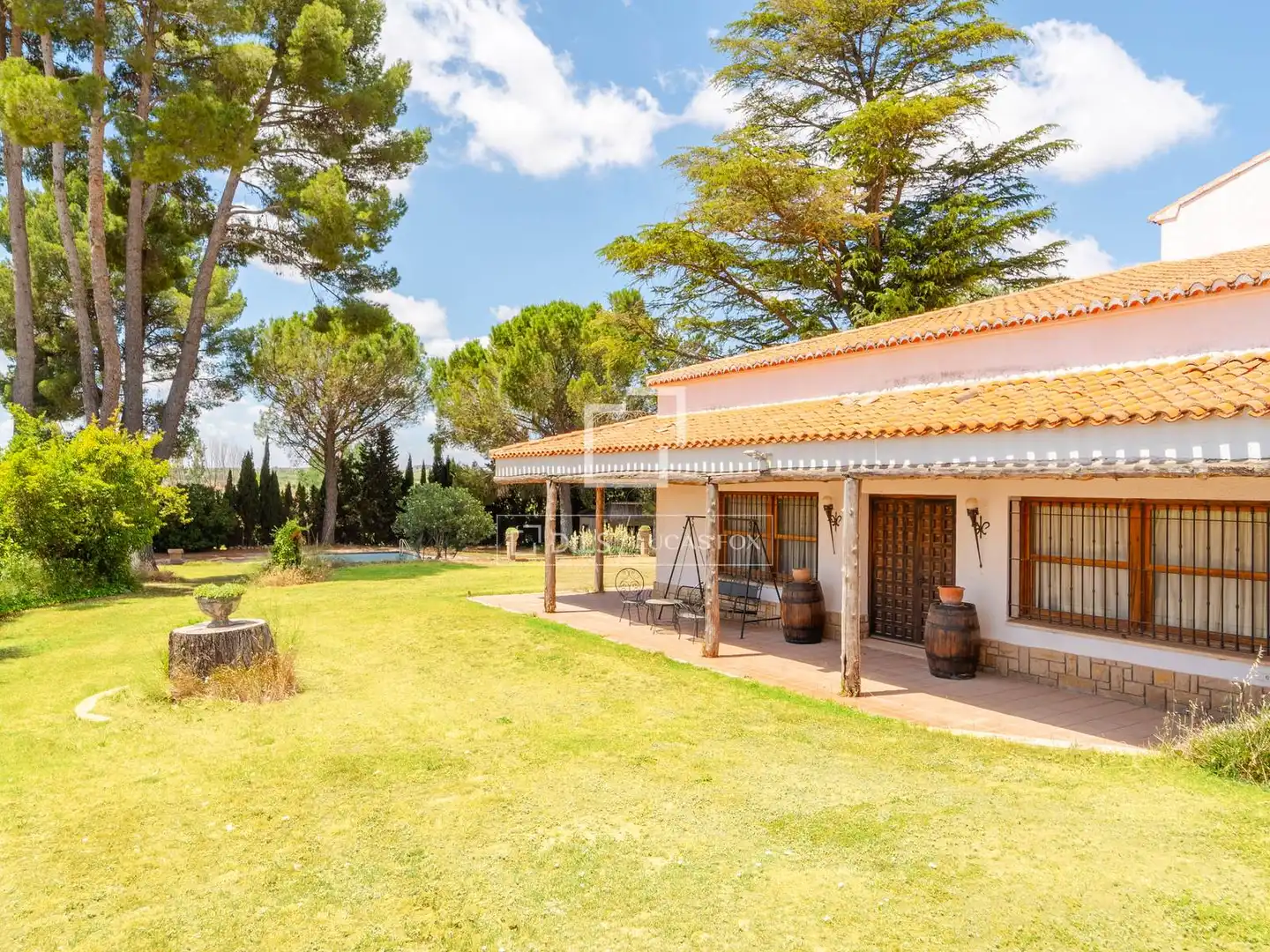 Vista exterior de Finca rústica en venta en Requena con Calefacción, Jardín privado y Terraza
