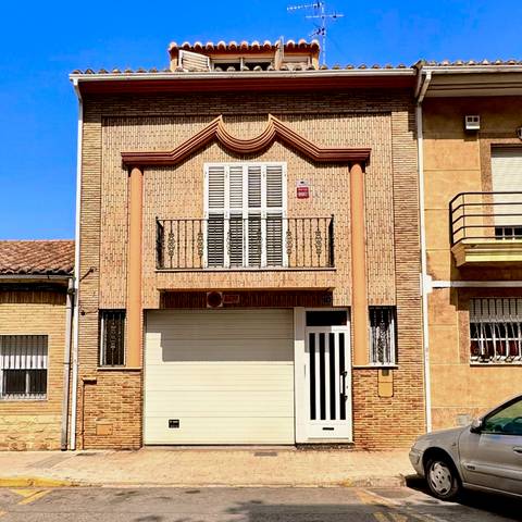 Casa-chalet en Venta en Carrer de la Constitució, 26 en Zona Avenida al Vedat