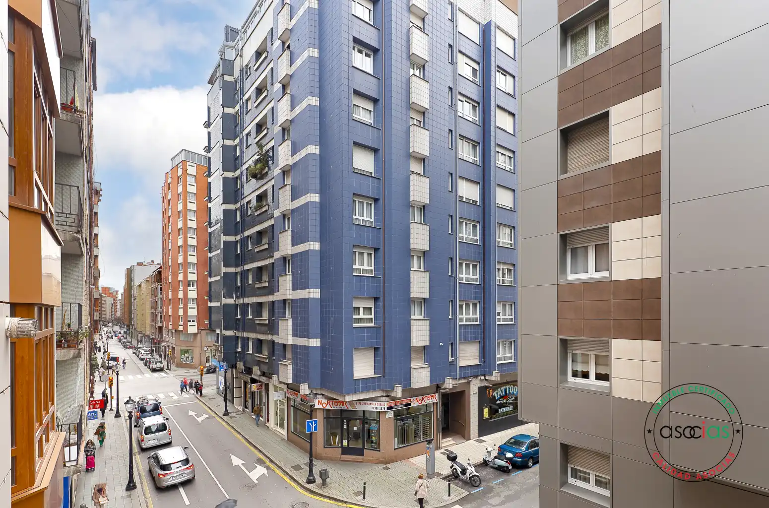 Vista exterior de Pis en venda en Gijón  amb Calefacció, Parquet i Traster