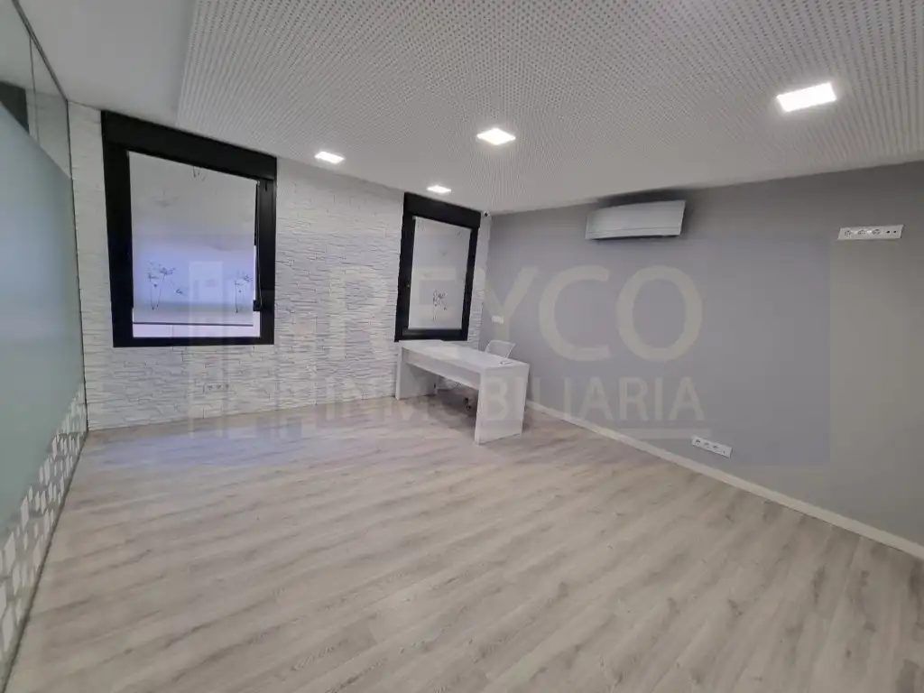 Office space with lift for sale in Edificios Lirios (Los), imagen 19