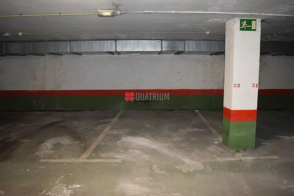 Parking de Local en venta en Santiago de Compostela 