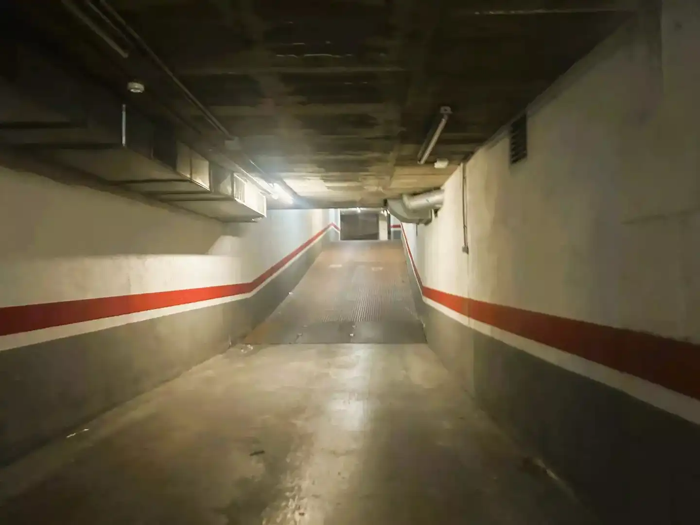 Einzelparkplatz zur Miete in Eixample Nord, imagen 7
