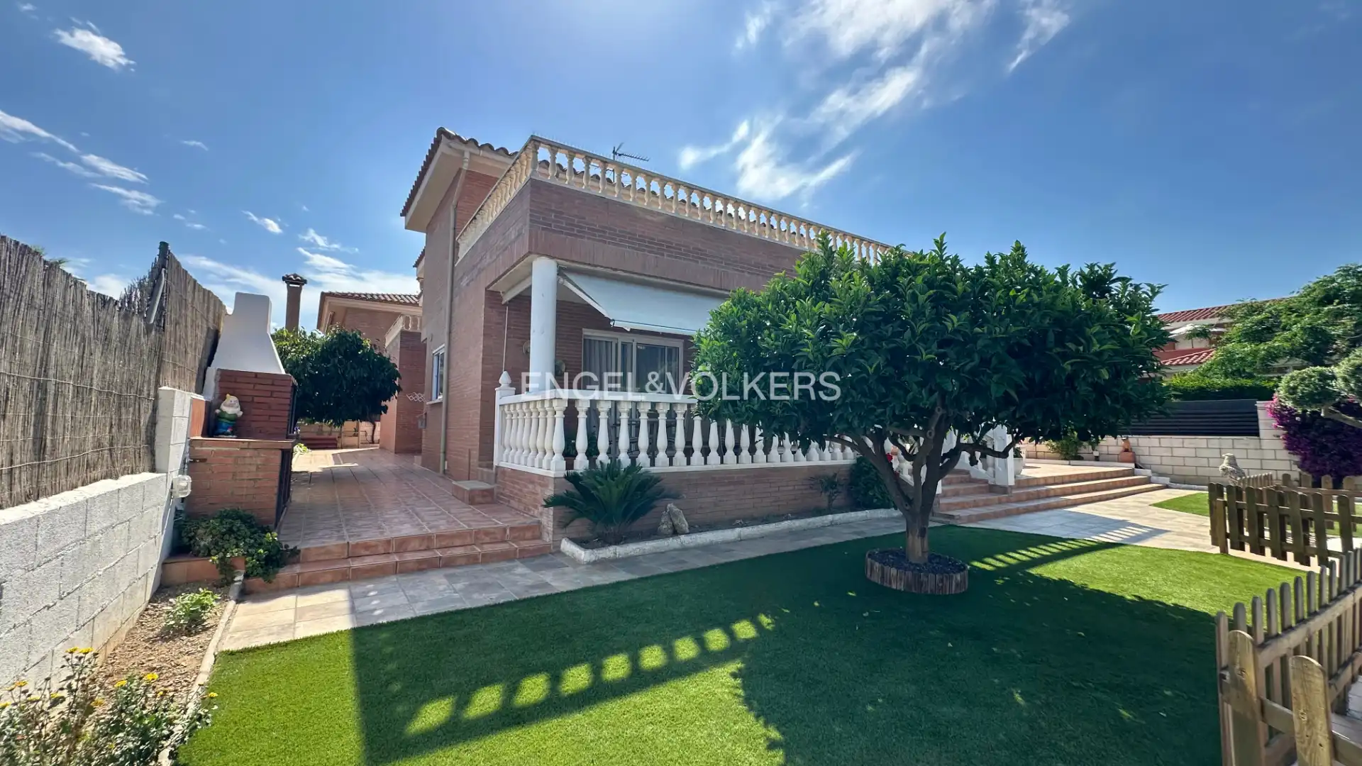 Vista exterior de Casa o xalet en venda en Almoster amb Aire condicionat, Calefacció i Jardí privat