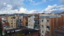 Vista exterior de Pis en venda en Santa Coloma de Gramenet amb Balcó