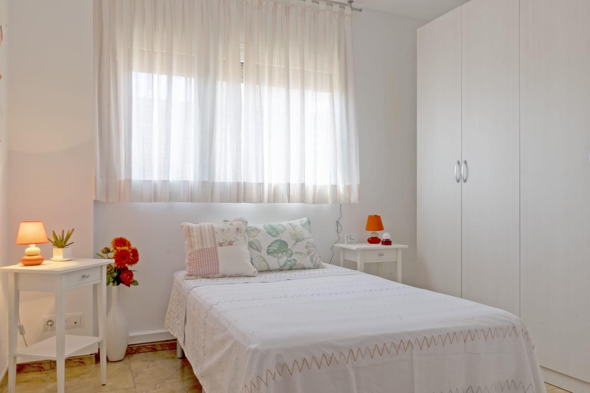 Dormitori de Apartament en venda en  Barcelona Capital amb Calefacció, Terrassa i Traster