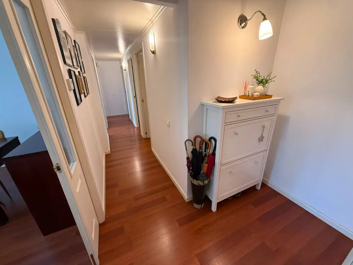 Piso en venta en Cornellà de Llobregat con Aire acondicionado, Calefacción y Parquet
