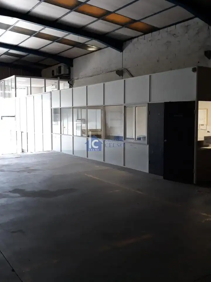 Nau industrial de lloguer en San Cibrao das Viñas