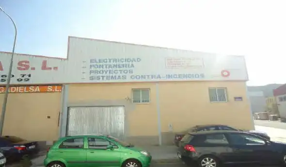 Industrial building for sale in C/ Sierra Segura