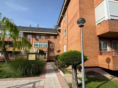 Exterior view of Flat for sale in Collado Villalba  with Heating, Private garden and Terrace