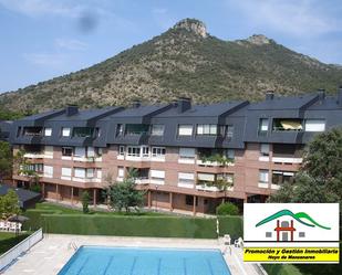 Exterior view of Flat for sale in Hoyo de Manzanares  with Community pool