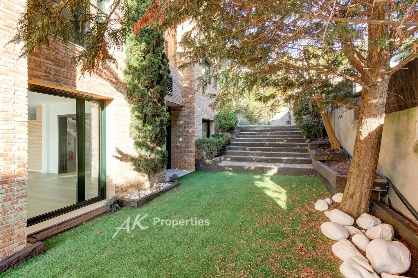 Außenansicht von Haus oder Chalet zur Miete in Castelldefels mit Klimaanlage, Privatgarten und Terrasse