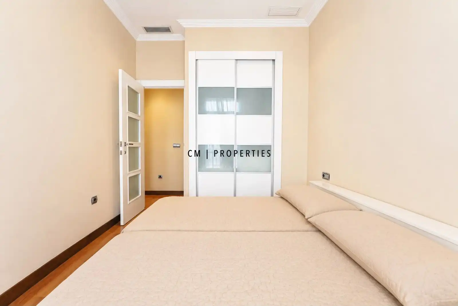 Habitación de Piso de alquiler en Valencia con Aire acondicionado, Calefacción y Parquet