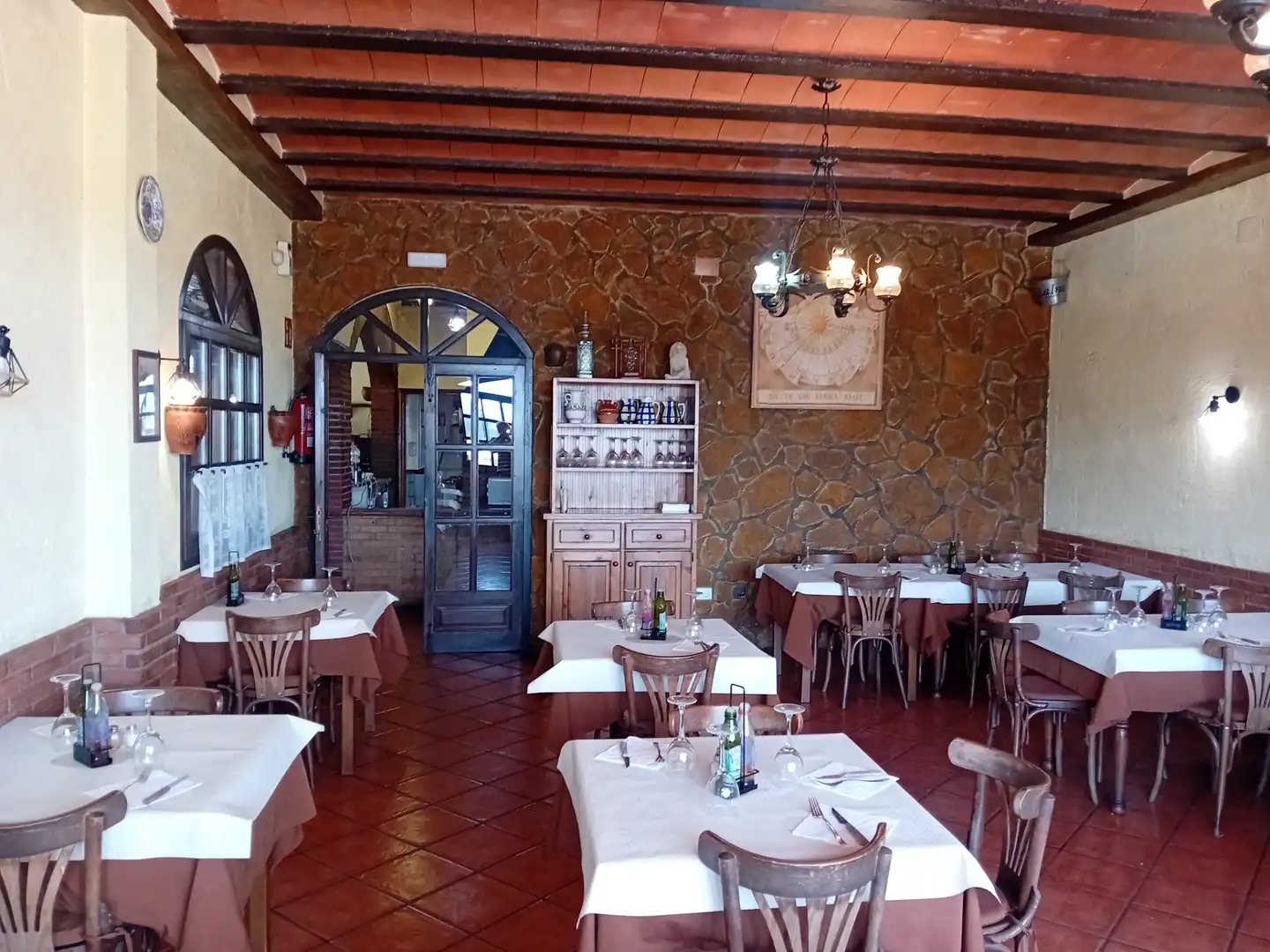 Locale commerciale in affitto a Carrer Alberes 2