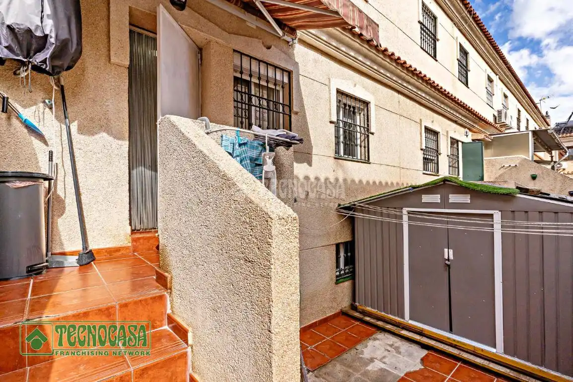 Vista exterior de Casa adosada en venta en Cártama con Aire acondicionado y Calefacción