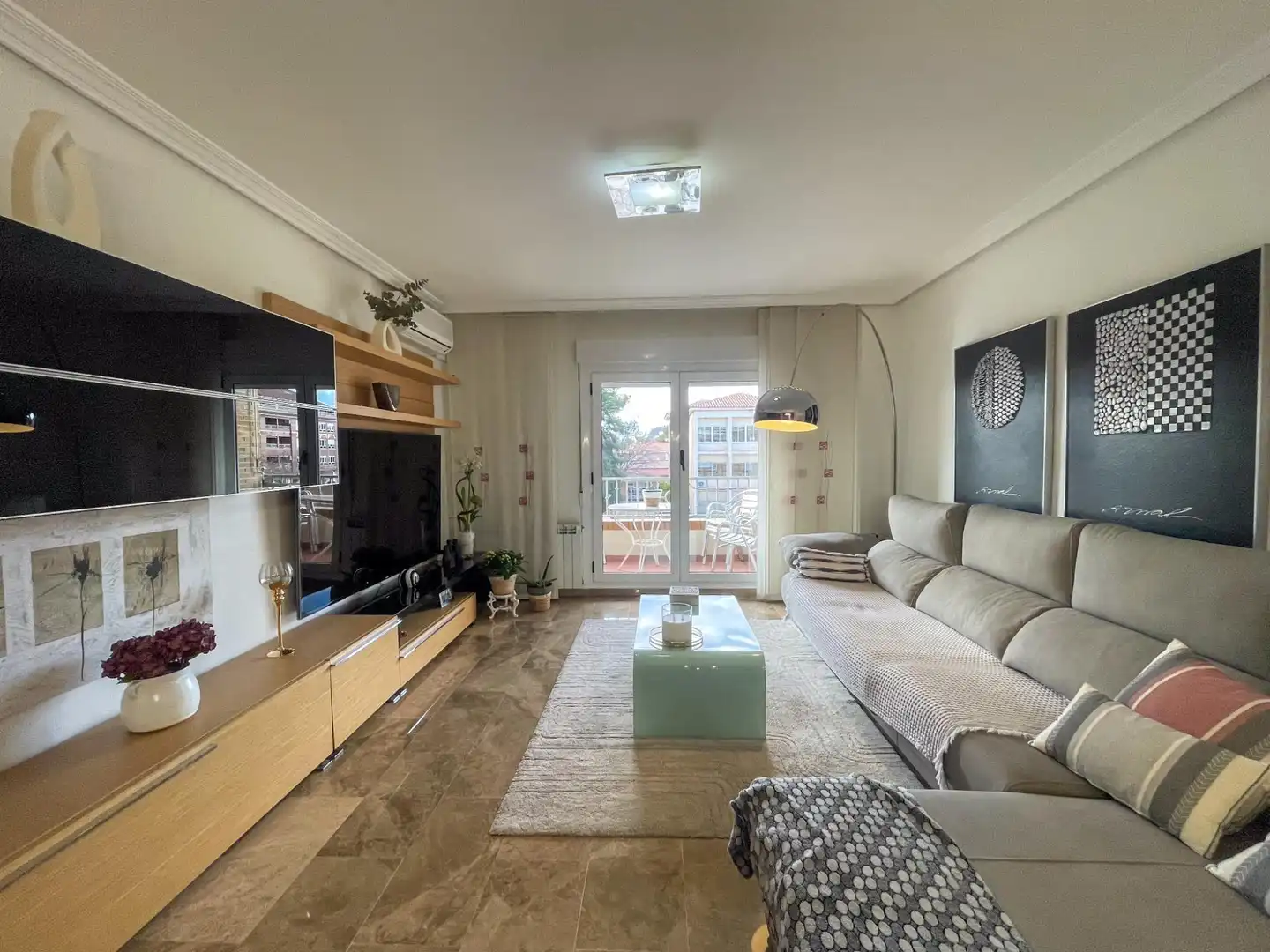 Flat for rent in Plaza JUAN GRANDIA, Requena