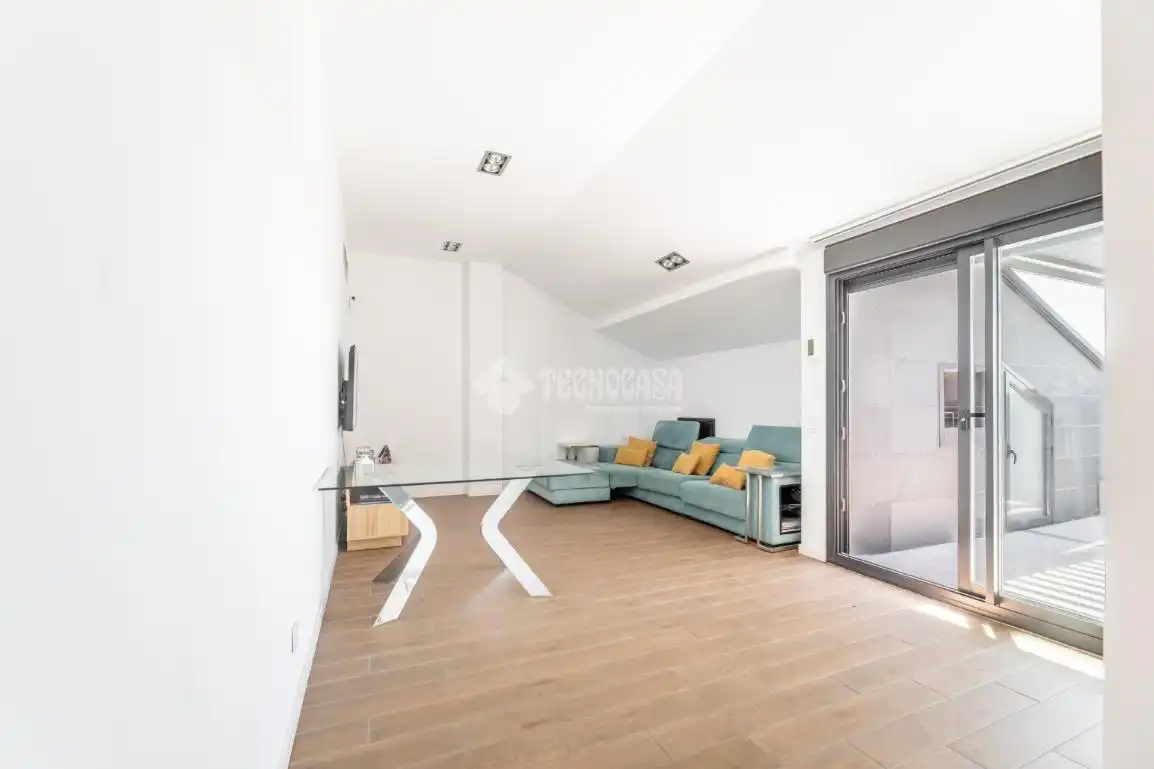 Living room of Flat for sale in Torrelodones  with Air Conditioner, Heating and Terrace