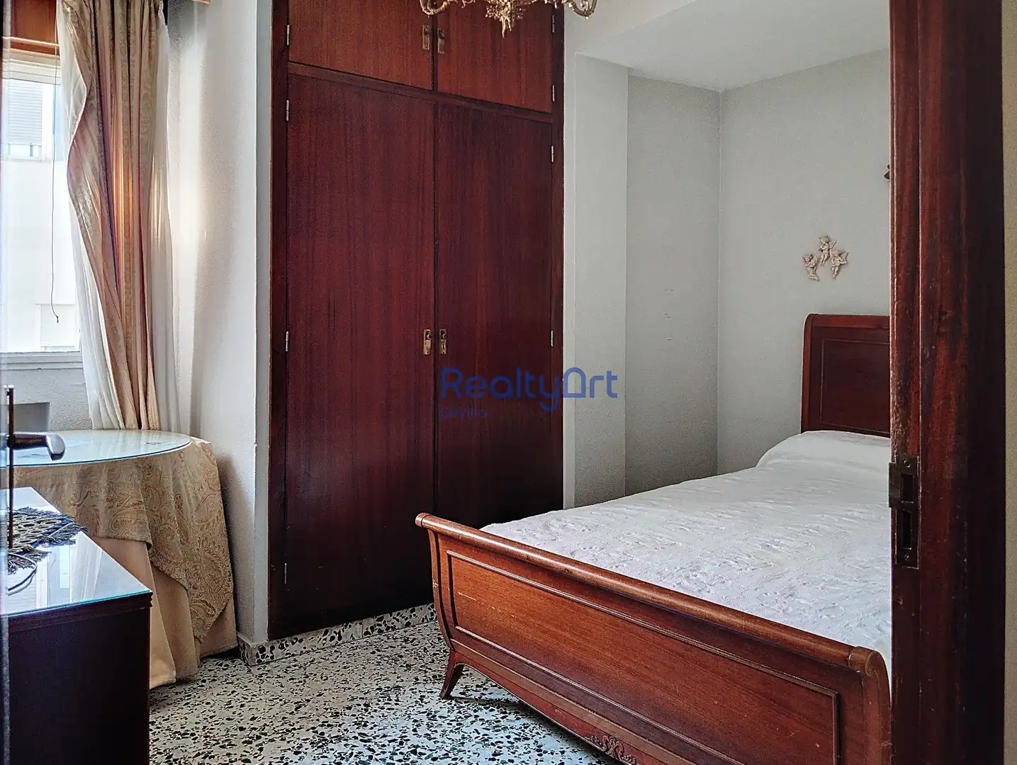 Bedroom of Flat for sale in Sevilla  with Air Conditioner
