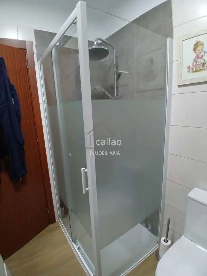 Baño de Apartamento en venta en Ferrol con Calefacción