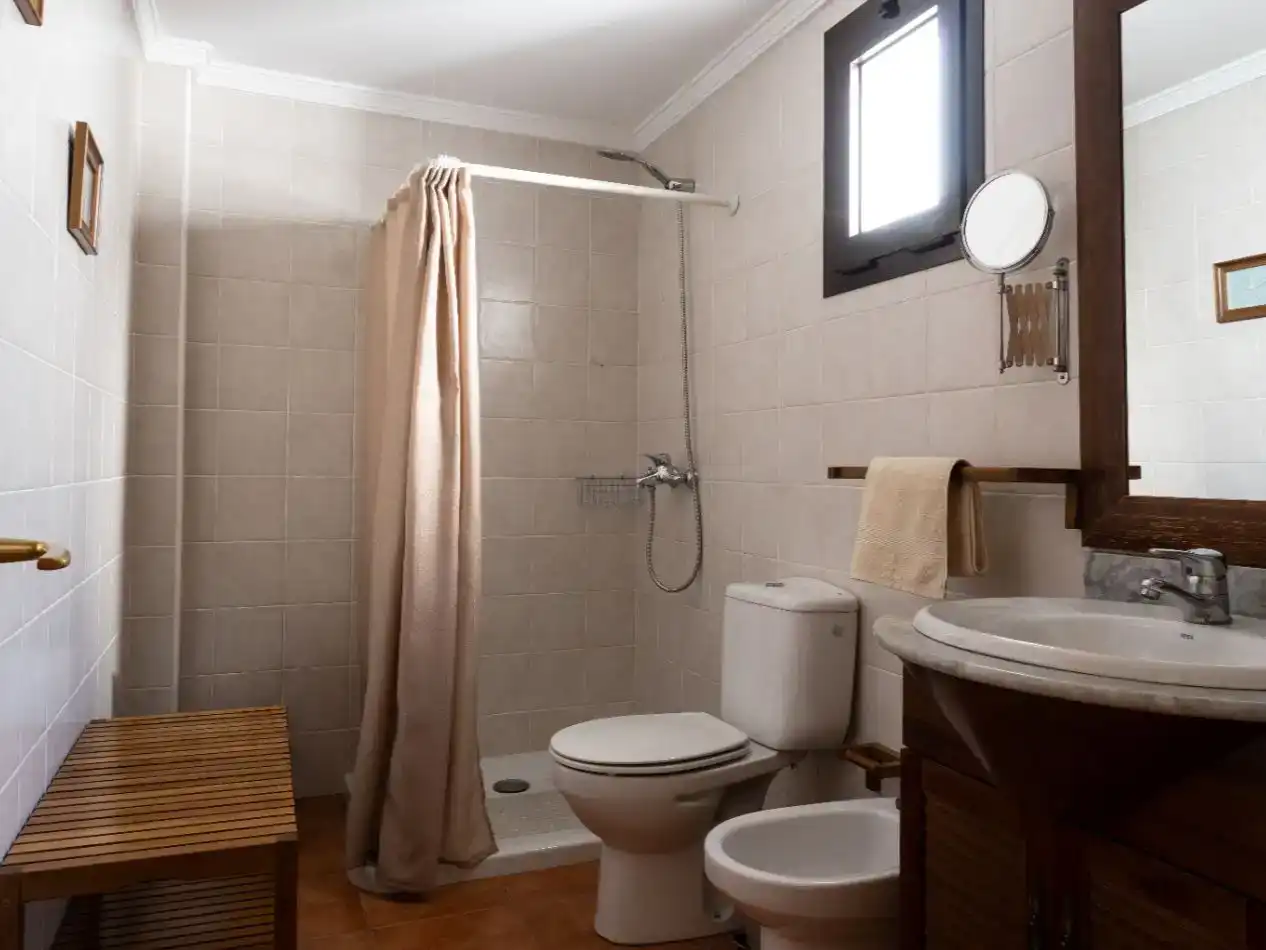 Bathroom of Flat for sale in Arrecife  with Storage room