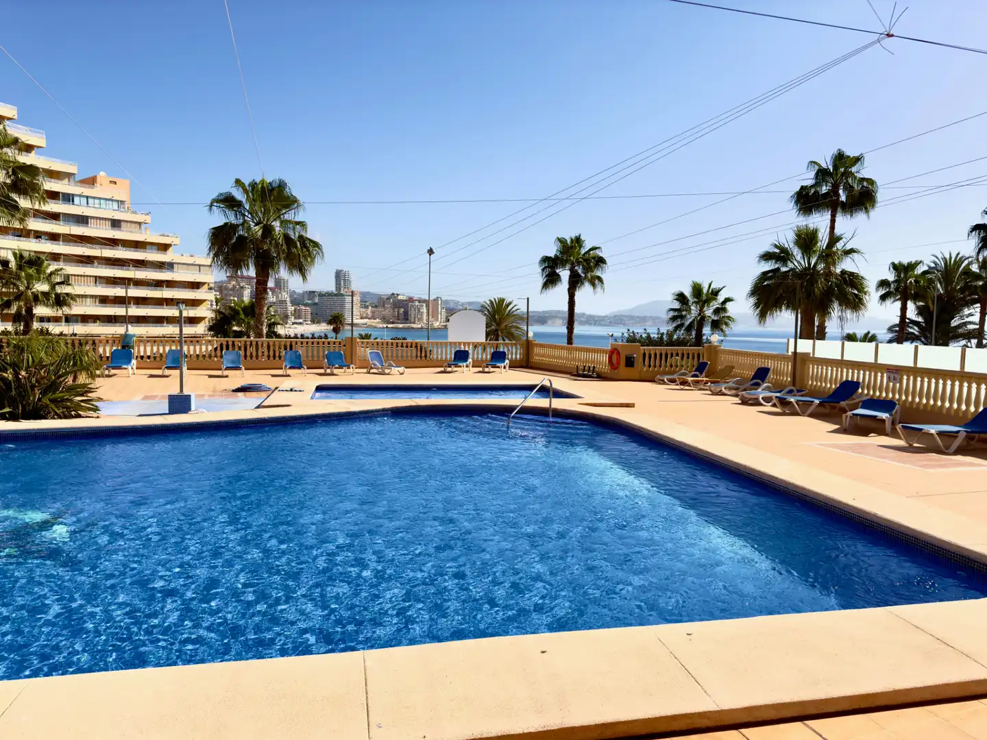 Piscina de Apartamento en venta en Calpe / Calp con Terraza, Amueblado y Horno