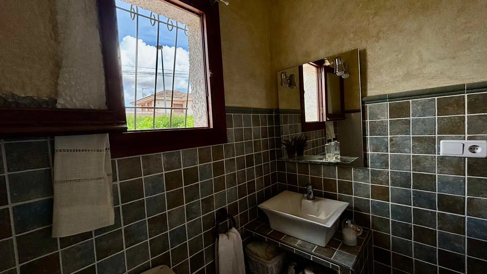 Bany de Casa o xalet en venda en Cartagena amb Jardí privat