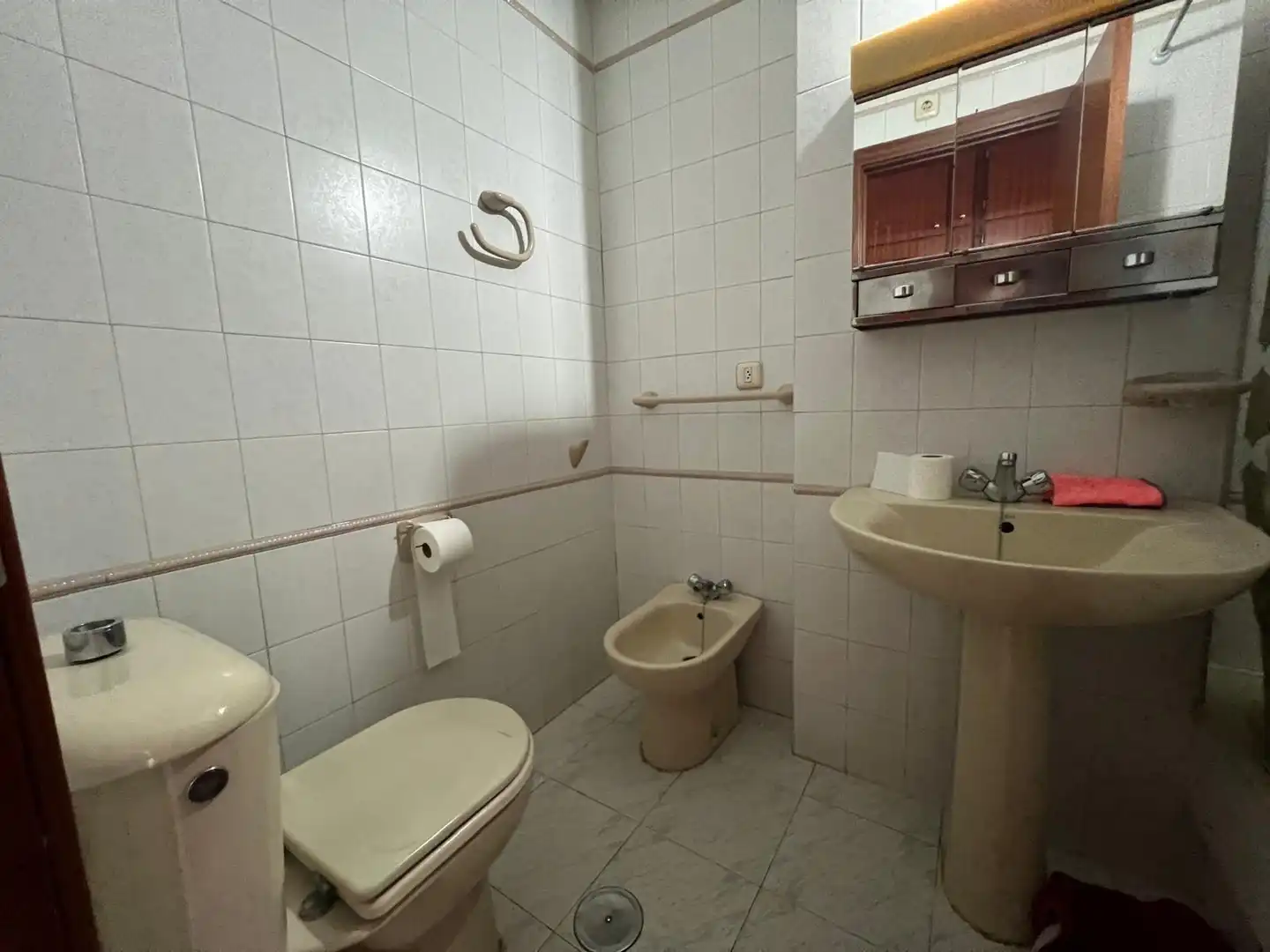 Bathroom of Flat for rent in Cáceres