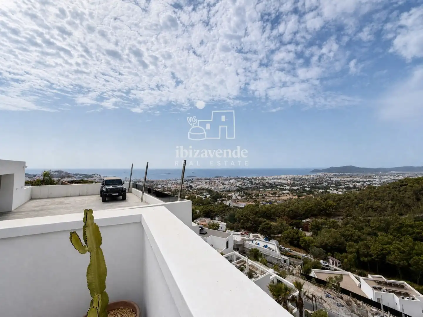Vista exterior de Casa o xalet de lloguer en Eivissa amb Piscina i Moblat