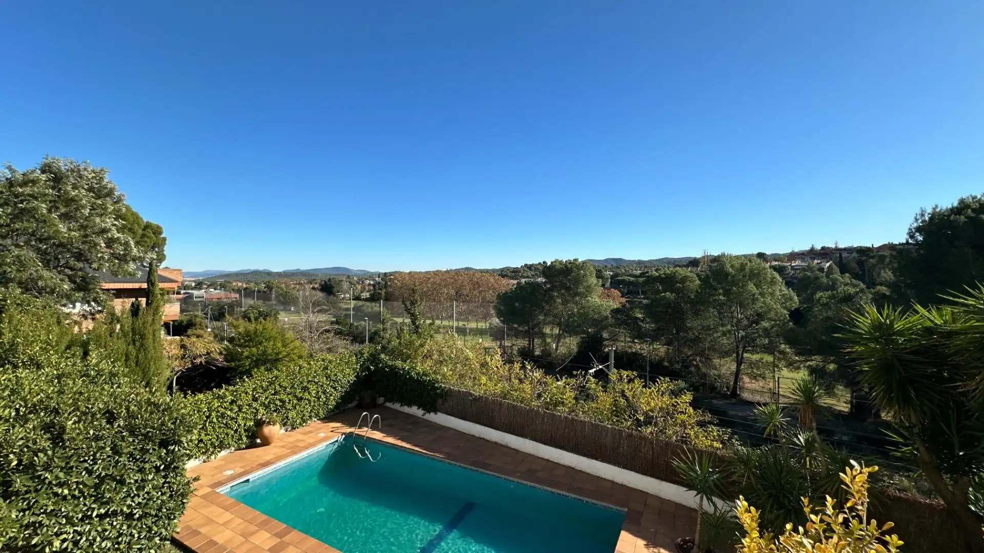 Exterior view of Houses for sale in Sant Cugat del Vallès  with Heating, Private garden and Parquet flooring